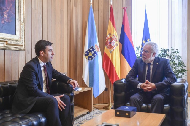Visita institucional do embaixador de Armenia ao Parlamento de Galicia